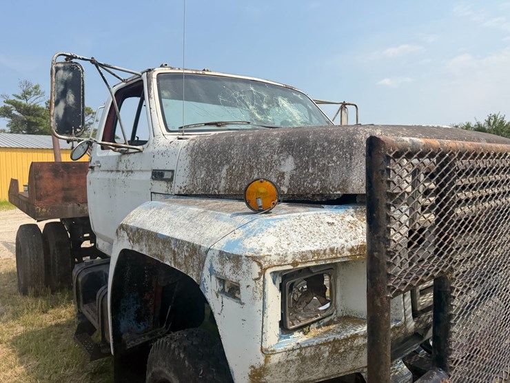 1985-ford-f700-image-47