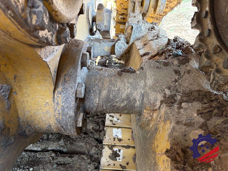 2015-caterpillar-d6t-lgp-image-48