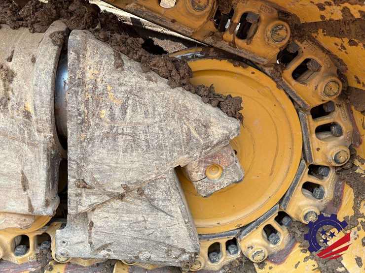 2015-caterpillar-d6t-lgp-image-54