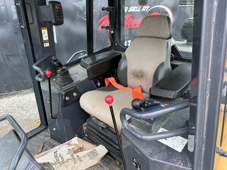 2018-deere-655k-image-22