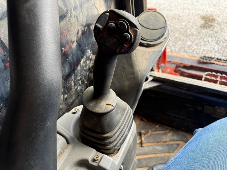 kubota-svl75-2-image-24
