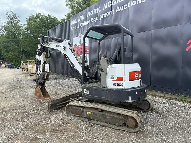 2014-bobcat-e35-image-2