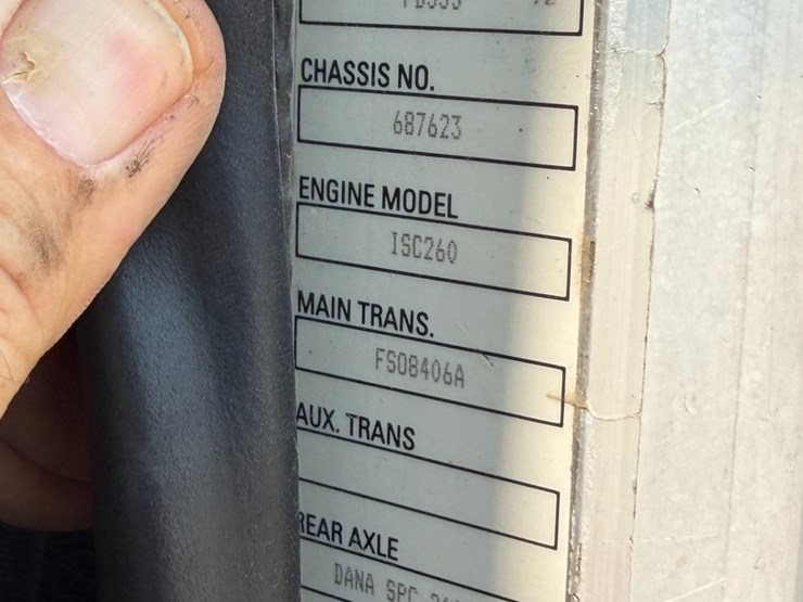 2007-peterbilt-335-image-85