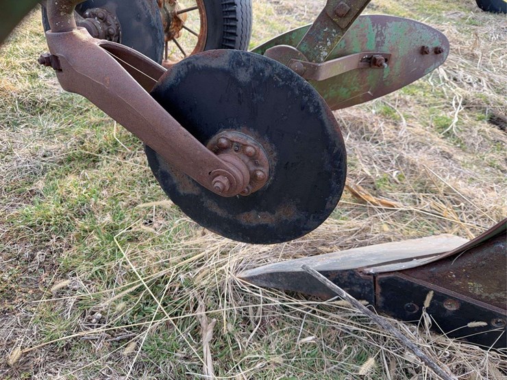 john-deere-no.-55-a-b-h-pull-type-three-bottom-plow-image-31