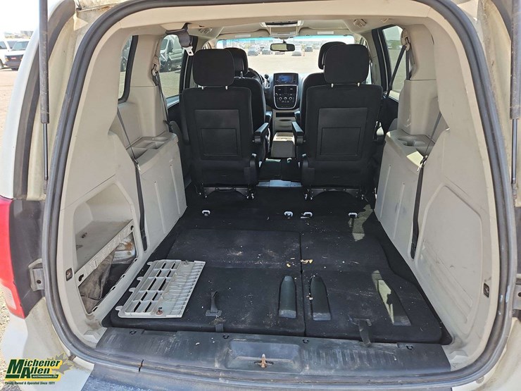 2011-dodge-grand-caravan-se-image-17
