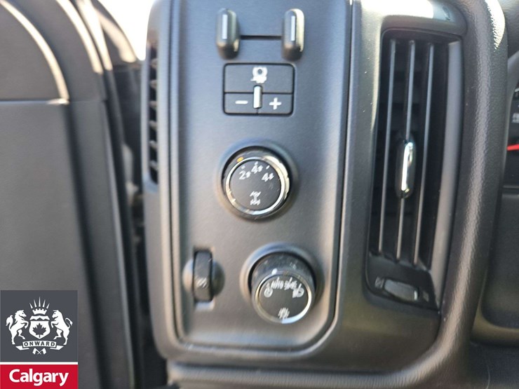 2015-gmc-sierra-2500hd-image-26
