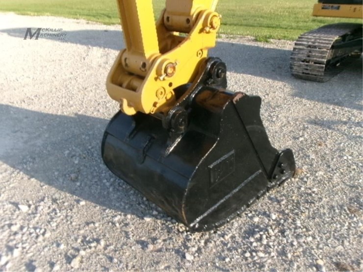 2019-caterpillar-307.5-image-4