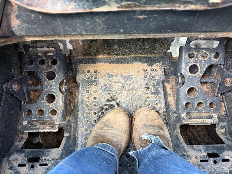 2012-bobcat-t870-image-20