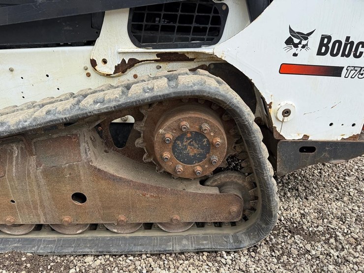 2012-bobcat-t750-image-18