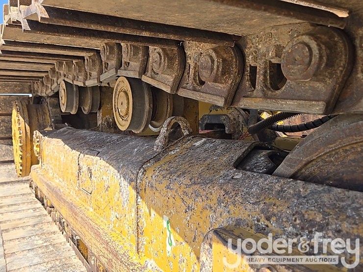 2020-caterpillar-d6k2-lgp-image-17