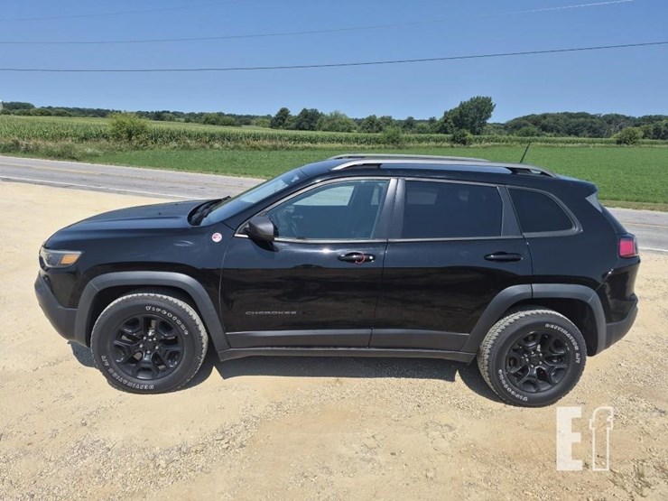 2018-jeep-cherokee-image-11