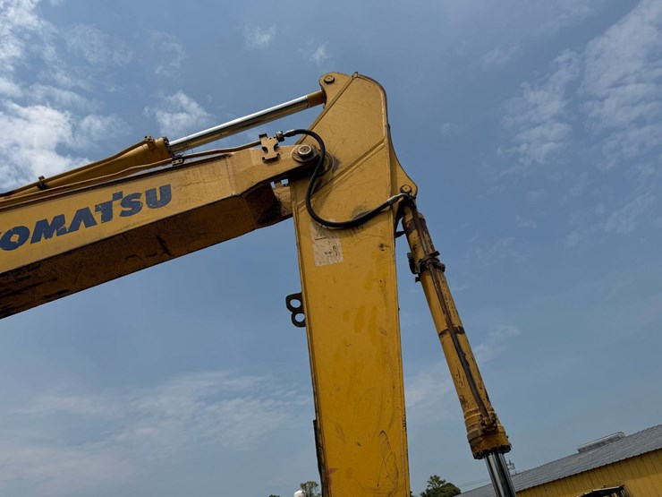 komatsu-pc200-image-42