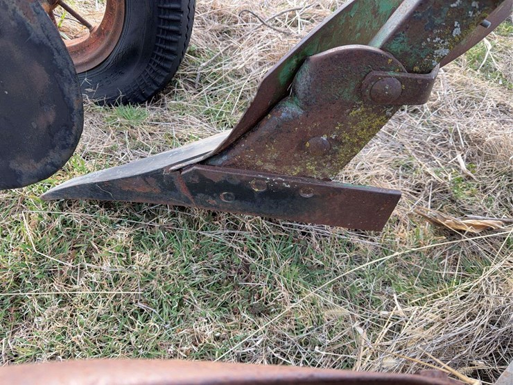 john-deere-no.-55-a-b-h-pull-type-three-bottom-plow-image-32