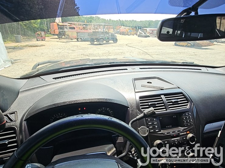 2017-ford-explorer-xlt-image-50