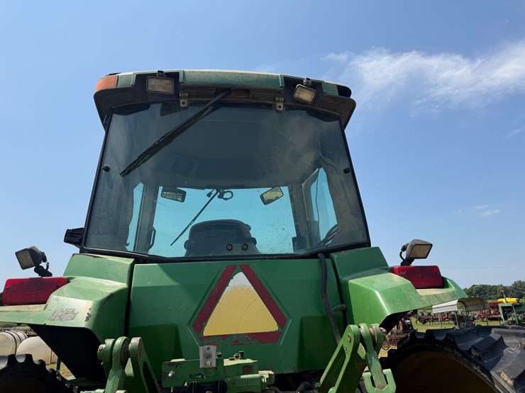 john-deere-8410t-image-53