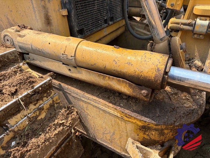 2015-caterpillar-d6t-lgp-image-14