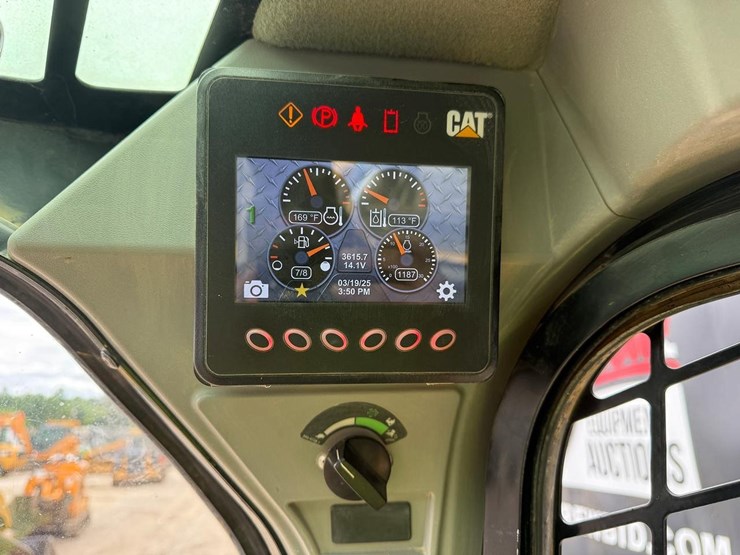 2020-caterpillar-289d3-image-23