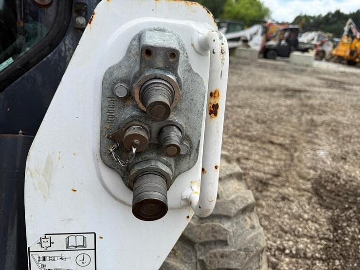 2020-bobcat-s590-image-11