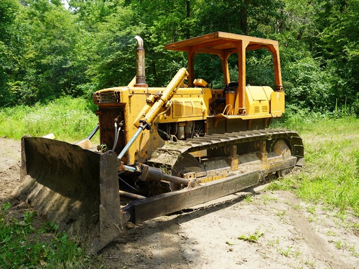 komatsu-d65e-6-image-1