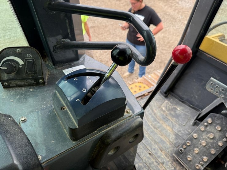 2018-deere-655k-image-27