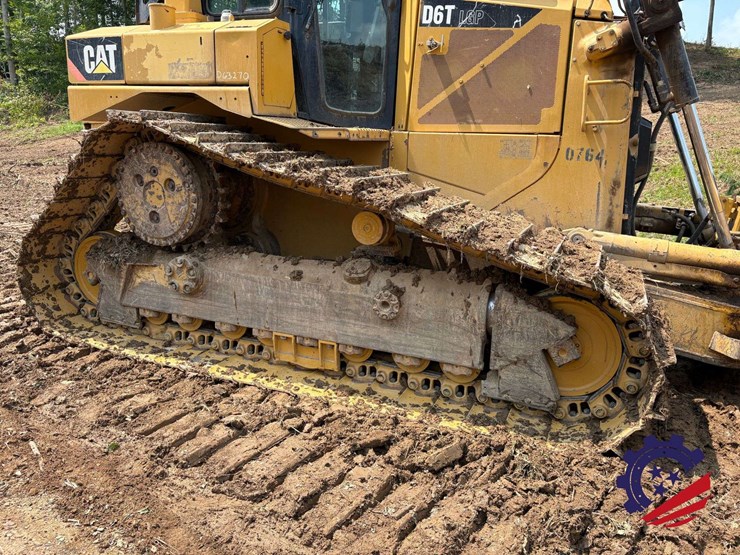 2015-caterpillar-d6t-lgp-image-56
