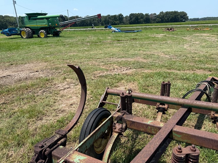 john-deere-100-image-16