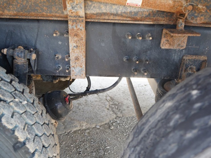 2018-mack-granite-gu713-image-32