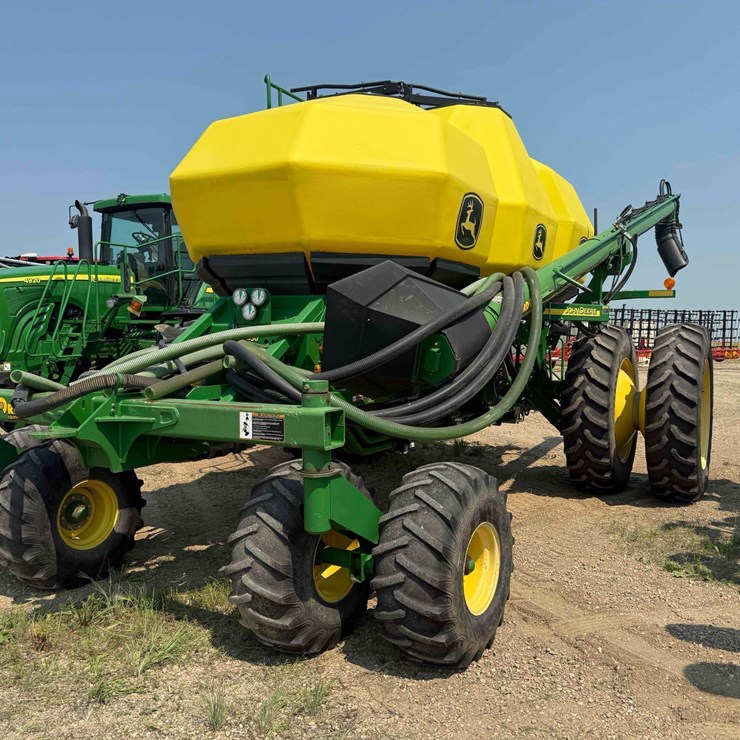JOHN DEERE 1900