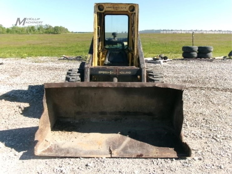 new-holland-l555-image-2
