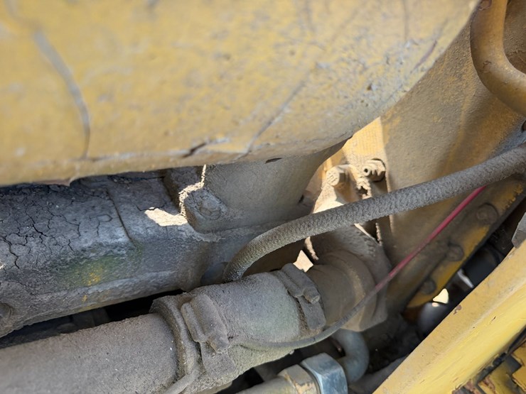 1985-caterpillar-d4e-image-51