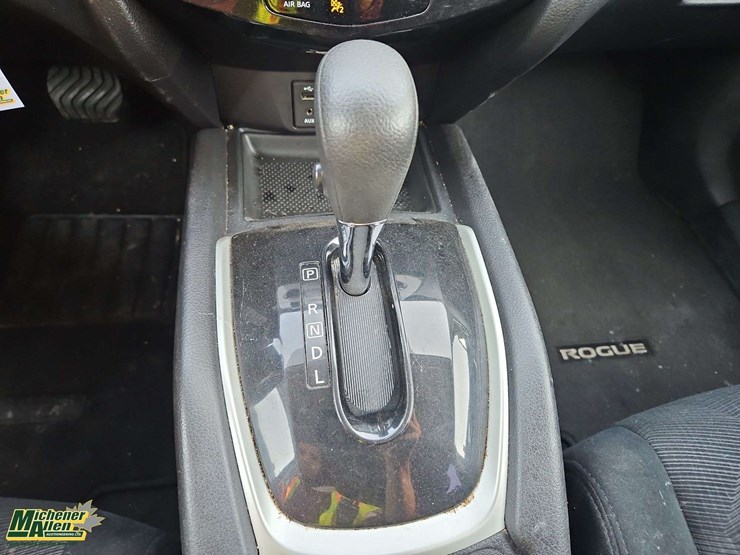 2016-nissan-rogue-image-21
