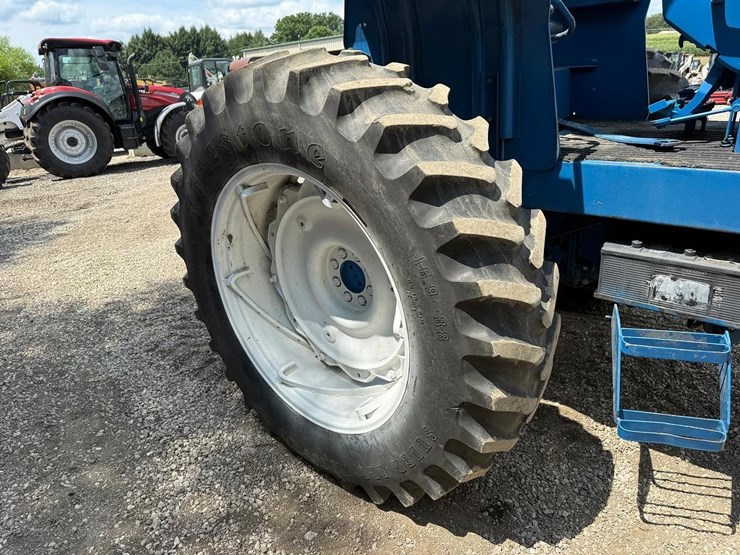 ford-7700-image-11