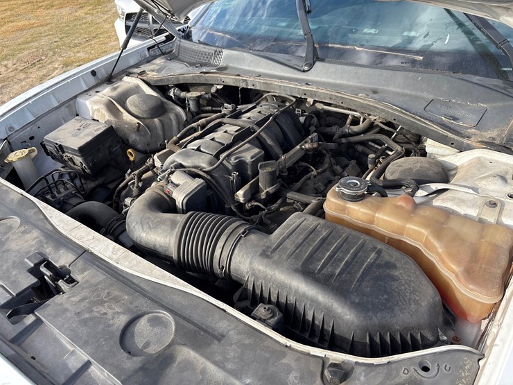 #84003-•-2012-dodge-charger-image-9