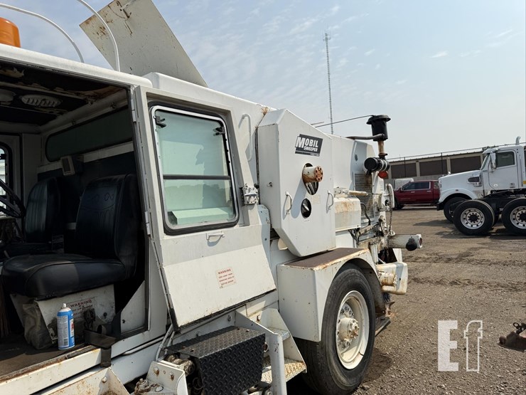mobil-athey-street-sweeper-8401-image-35