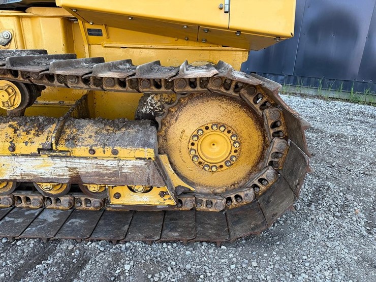 2016-deere-650k-lgp-image-21
