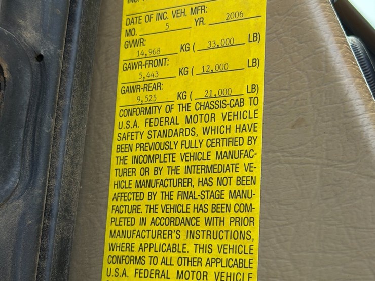 2007-peterbilt-335-image-94