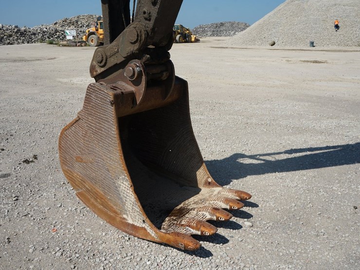 2002-komatsu-pc220-lc-7l-image-7