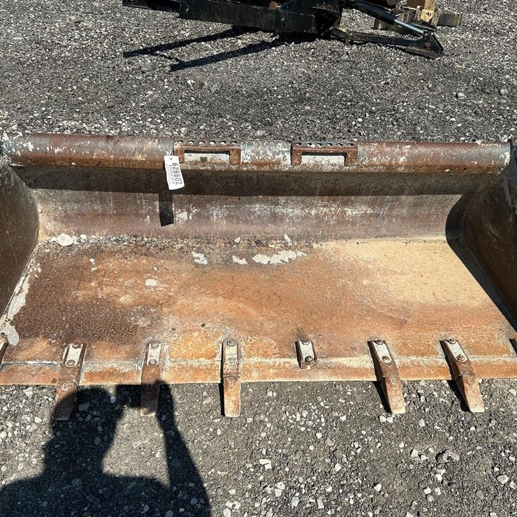 Bobcat 74" Heavy Duty Skid Steer Tooth Bucket