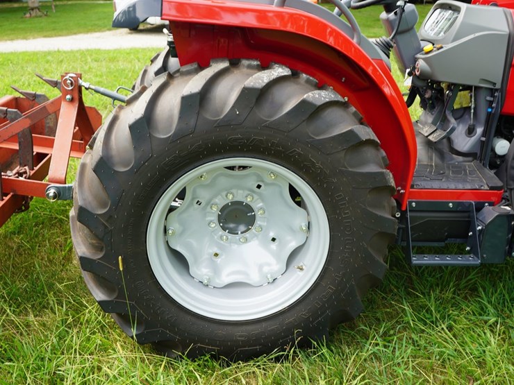 2024-massey-ferguson-1835m-image-19