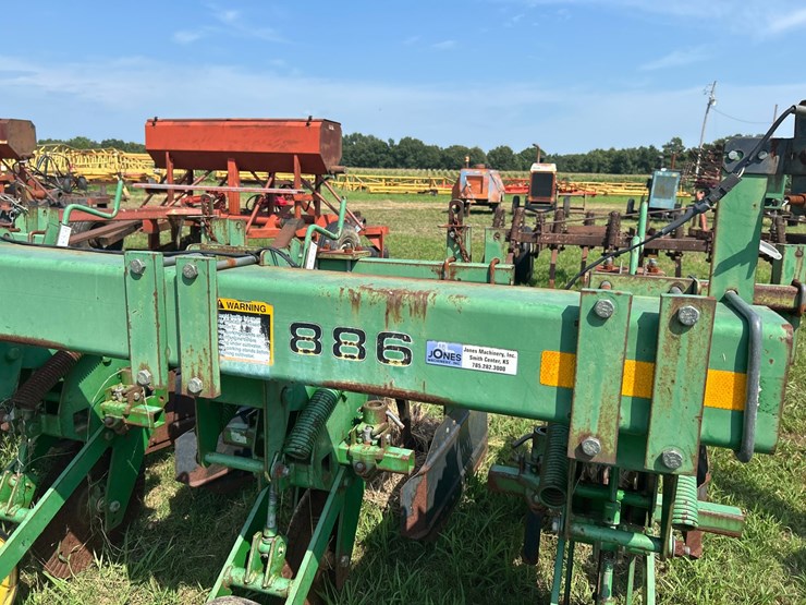 john-deere-886-image-12