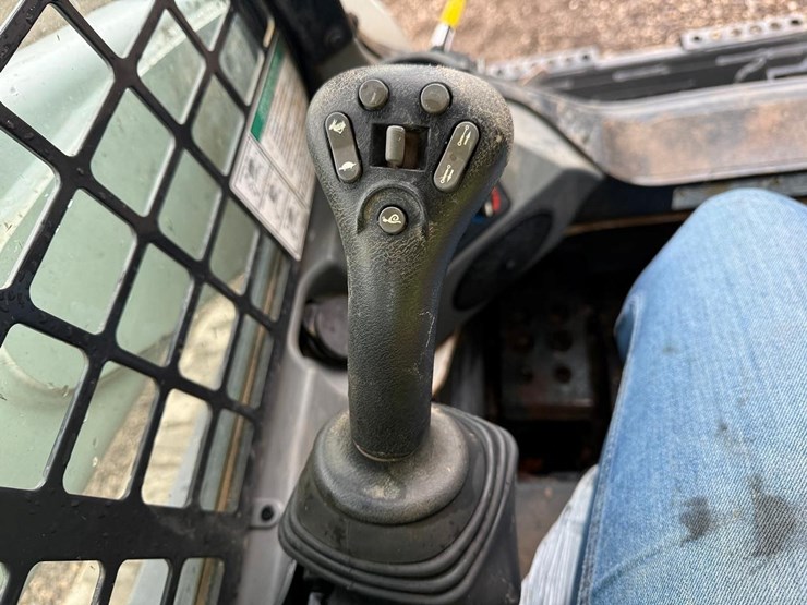 2023-bobcat-t770-image-19
