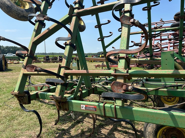 john-deere-34-image-35