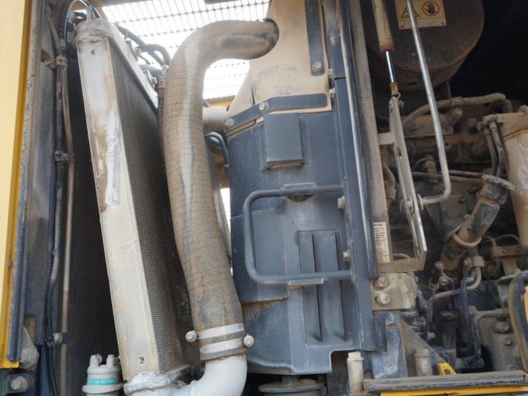 2012-komatsu-wa470-6-image-35