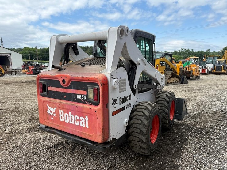 2013-bobcat-s650-image-4