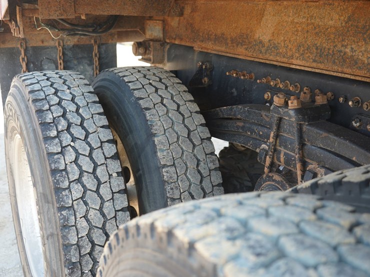 2018-mack-granite-gu713-image-31