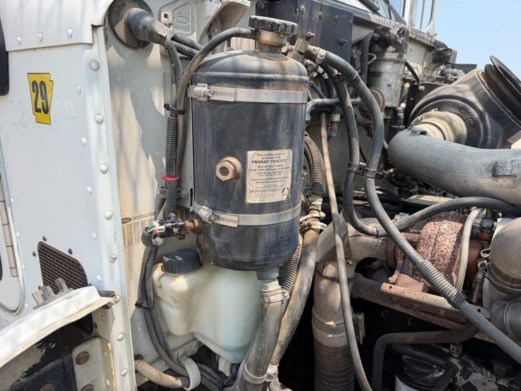 2007-peterbilt-335-image-80