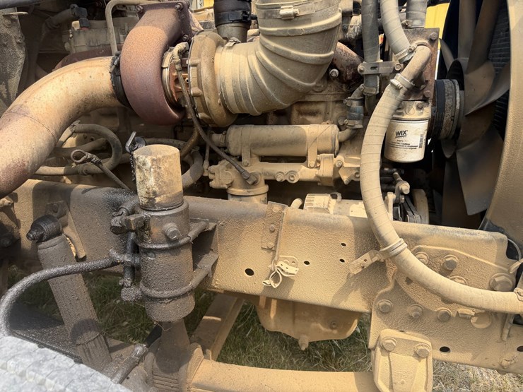 1990-freightliner-fld120-image-55