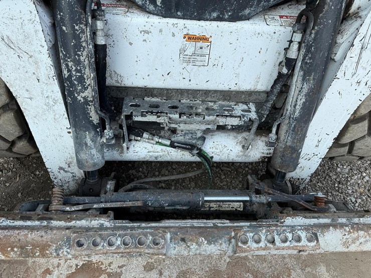 2023-bobcat-s740-image-10