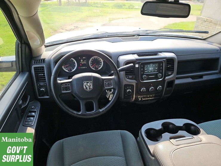 2015-dodge-1500-image-19