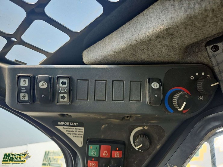 2024-deere-325g-image-25